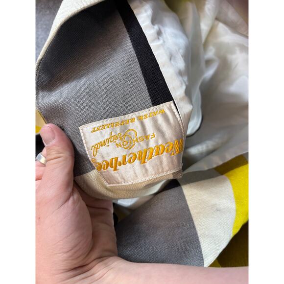 VINTAGE 60s Weatherbee Cape Womens Yellow Plaid Double Breasted Water Repellent - Picture 8 of 8